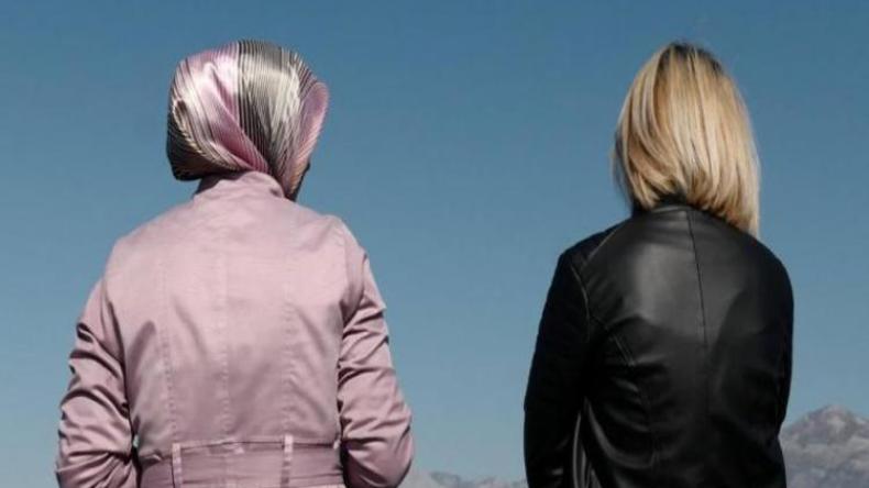 المرأة العربية والمقارنة العقيمة