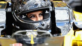 سعوديات يشاركن في سباق عالمي للسيارات​​​​​