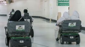 لأول مرة.. سيارات تقودها نساء داخل الحرم المكي