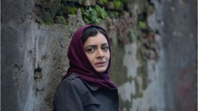 شموع البيت يحترقن بلا تقدير ولا عرفان