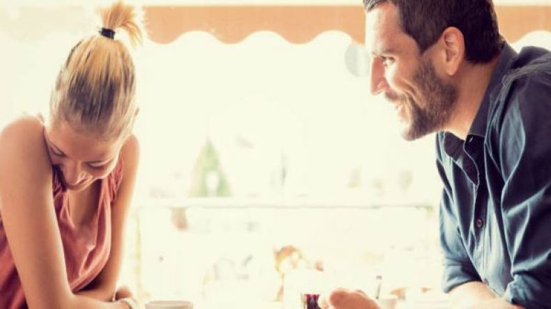 فِي صِنْف “القِطَّة تَاكُلْ عْشَاهَا”