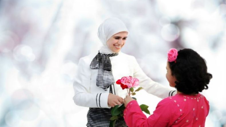 لديك مراهقة في البيت.. كيف تتعاملين معها؟!