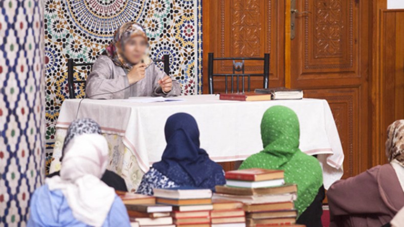 مرشدات غير مؤهلات يتطفّلن على الفتوى والدعوة