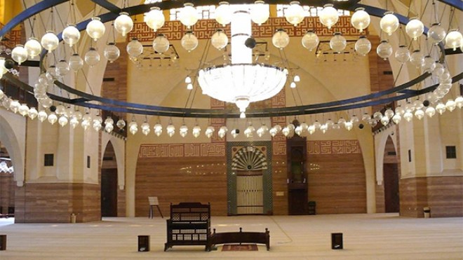 اجعل الدنيا في يدك ولا تجعلها في قلبك