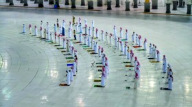 السعودية تعيد فتح المساجد