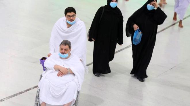 السعودية تعلن عن آلية لاسترجاع رسوم تأشيرات العمرة