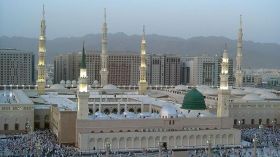 إطلاق نار في المسجد النبوي