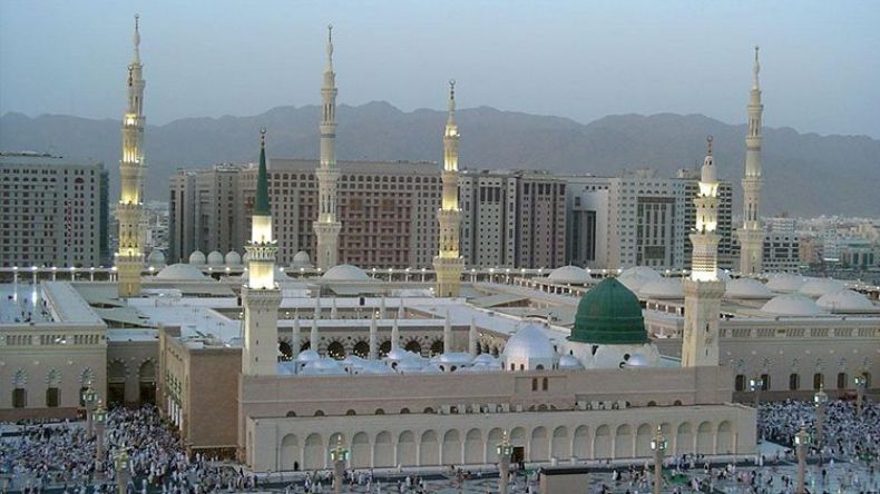 إطلاق نار في المسجد النبوي