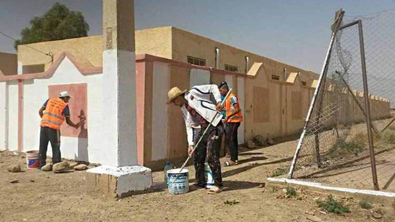 عشرات الشباب ينظفون المدارس بالمطارفة في المسيلة