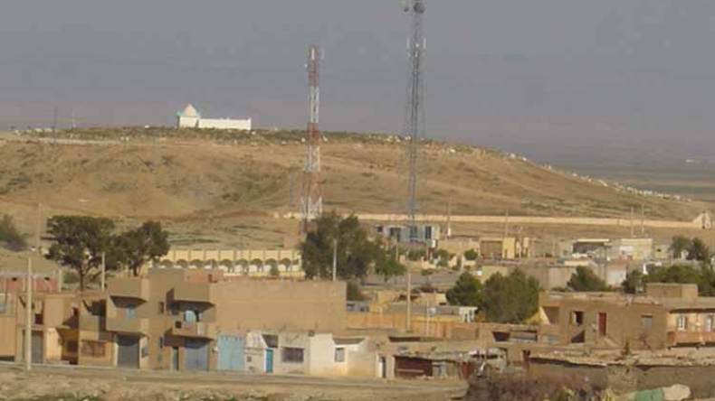 السكان يطالبون بثانوية ومشاريع تنموية تلبي مطالب الشباب