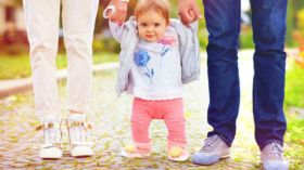 ربع ساعة من المشي يوميا تحسن صحة وسلوك أطفالنا