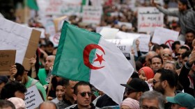 هل تكون المظاهرات بديلا عن الصندوق؟