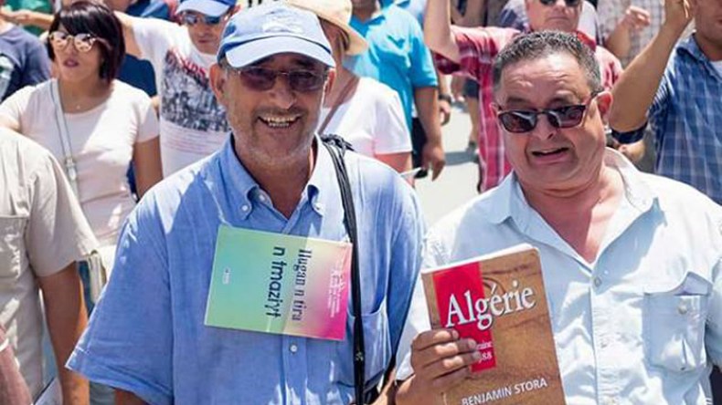 المقاهي الأدبية.. بديلا لثقافة الفلكلور ومتنفس الأدباء والناشرين