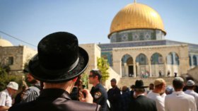 وزير إسرائيلي يدعو لتمكين اليهود من “الصلاة” في المسجد الأقصى