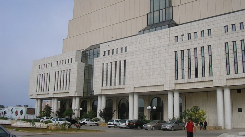 وزير التربية السابق بن عمار يمنح 91 مخطوطا هبة للمكتبة الوطنية