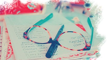 على المكشوف