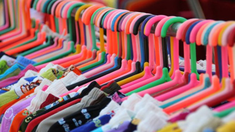 مستوردو الملابس المستعملة يطالبون بالعودة إلى النشاط