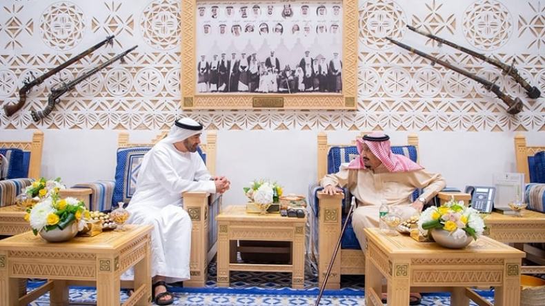 الملك سلمان يستقبل بن زايد