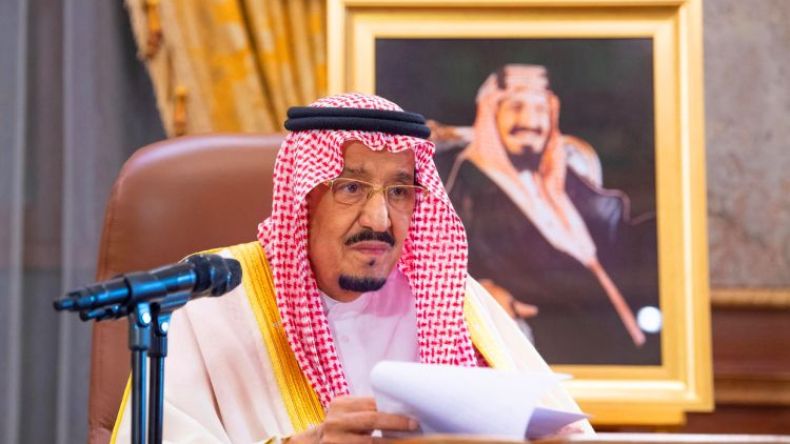 العاهل السعودي يعيد تشكيل هيئة كبار العلماء