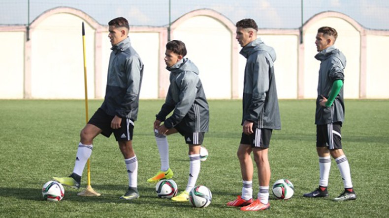 تعيين حكام مقابلتَي الجزائر وغانا