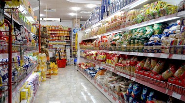 ثالث أيام العيد.. أعوان الرقابة يتابعون التزام التجار بنظام المداومة  