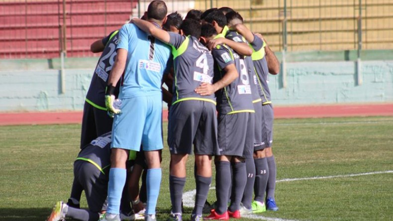 “الموب” على بُعد أربع نقاط من ذهب عن المحترف الأول