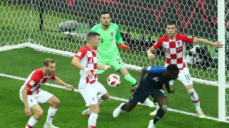 مارادونا وشمايكل وكاسياس: حكم نهائي المونديال “ساعد” فرنسا