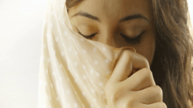 والد زوجي يطلب مني إعطاءه مالا ورثته عن أهلي!