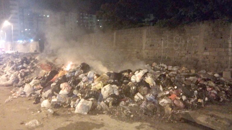 مدينة بجاية تغرق في النفايات خلال الشهر الفضيل