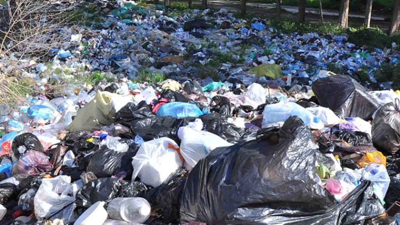 انتشار رهيب للنفايات بحي 300 مسكن بالجرف بالعاصمة