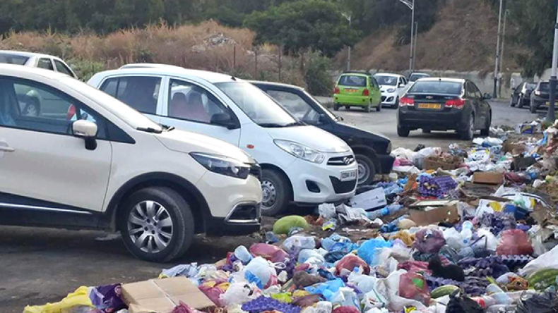 الأوساخ والقاذورات تغزو شوارع مدينة المسيلة