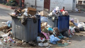 مواطنون يشتكون تراكم النفايات المنزلية بالعاصمة