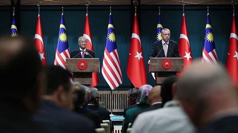 نهضةٌ إسلامية بلا عرب!