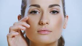 للتخلص من الهالات السوداء اليك هذه الوصفة؟