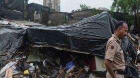 قتلى وجرحى في حادث انهيار جدار بالهند