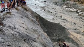 الهند: عشرات القتلى والمفقودين بعد انهيار جليدي (فيديو)