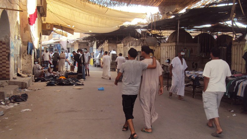 الفوضى تعود من جديد إلى السوق المركزي بالوادي