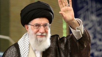 نهاية التاريخ للولاية بزعيم الطائفة والفقيه