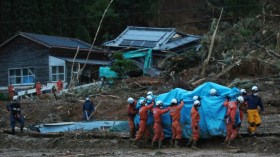 عشرات القتلى والمفقودين في فيضانات غربي اليابان