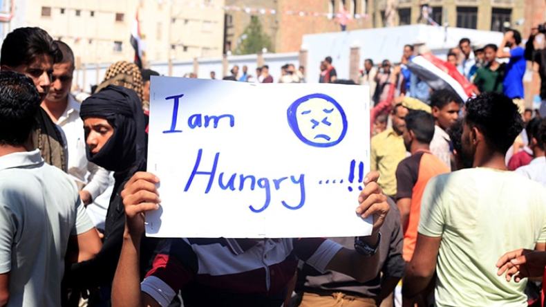 الجوع ربما قتل نحو 85 ألف طفل يمني