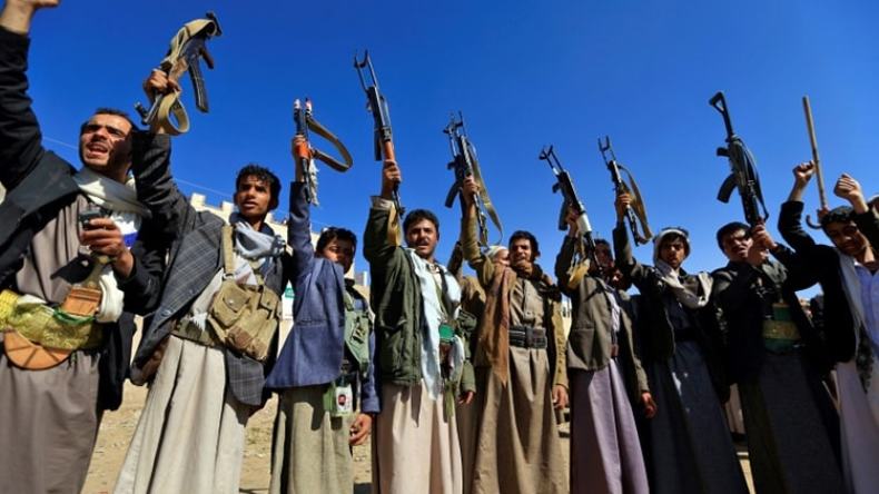 اشتباكات عنيفة وغارات جوية في الحديدة