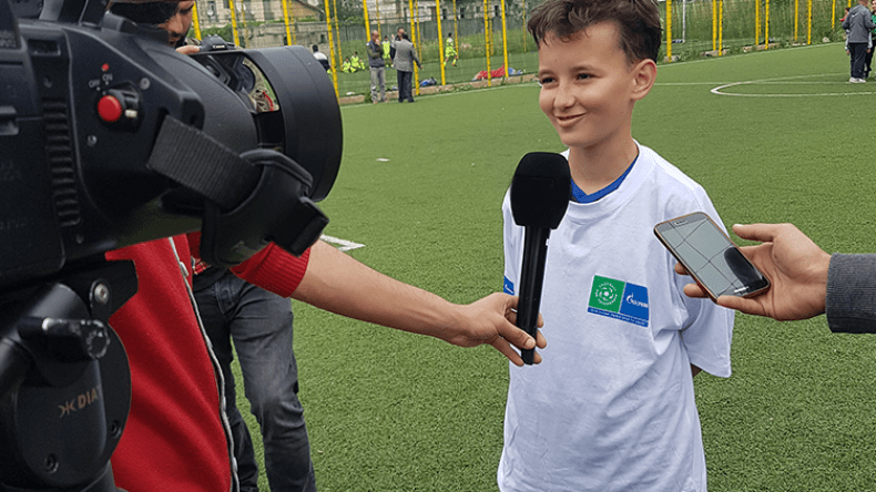 الجزائر تحتفل باليوم العالمي لكرة القدم من أجل الصداقة