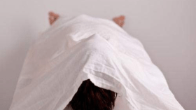 ميّتة تتسبب في فرار المعزيات!