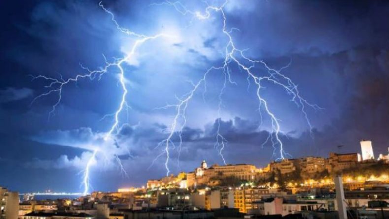 أمطار رعدية غزيرة على الولايات الوسطى الشرقية والغربية