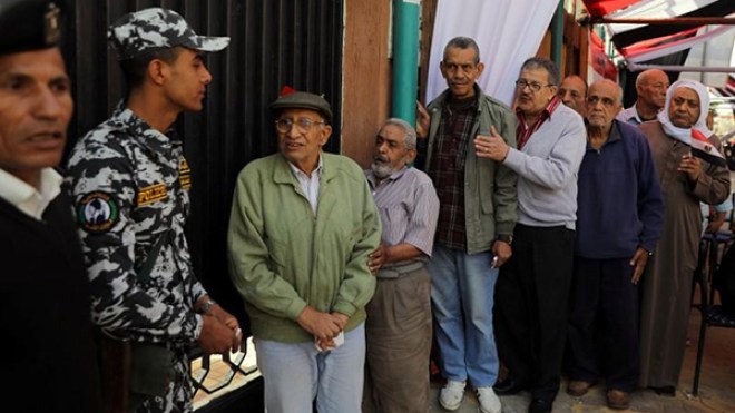 بدء الانتخابات الرئاسية المصرية والسيسي يدلي بصوته