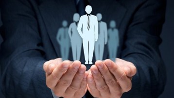 العناية بالإنسان أولا…