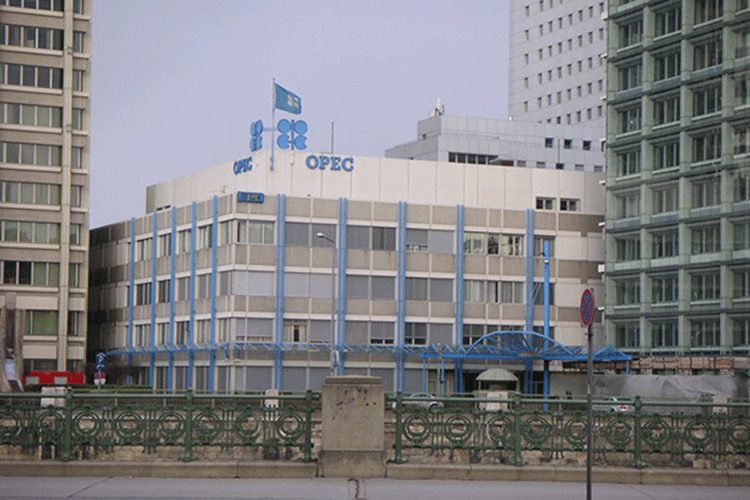 Algeria To Hold A Coordination Meeting Between OPEC, Non-OPEC Producers