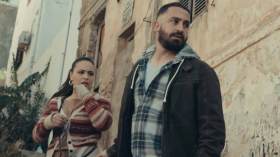 “أولاد الحلال” يخرج الدراما الجزائرية من الفيلاّت إلى الأزقة الشعبية