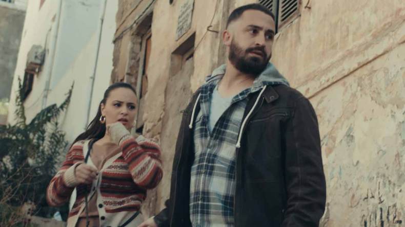 “أولاد الحلال” يخرج الدراما الجزائرية من الفيلاّت إلى الأزقة الشعبية