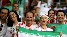 أنصار منتخب إيران و”غزوة الشاورما”!